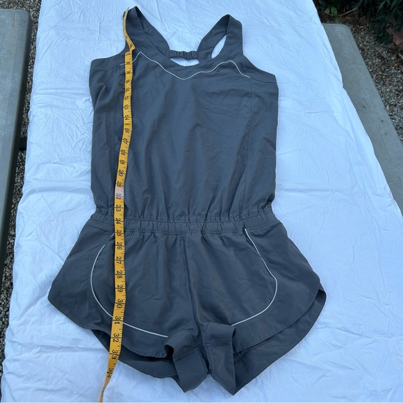 SOLD Lululemon Gray Speedy Runsie Romper, Athletic Workout Athleisure Running - Picture 7 of 8